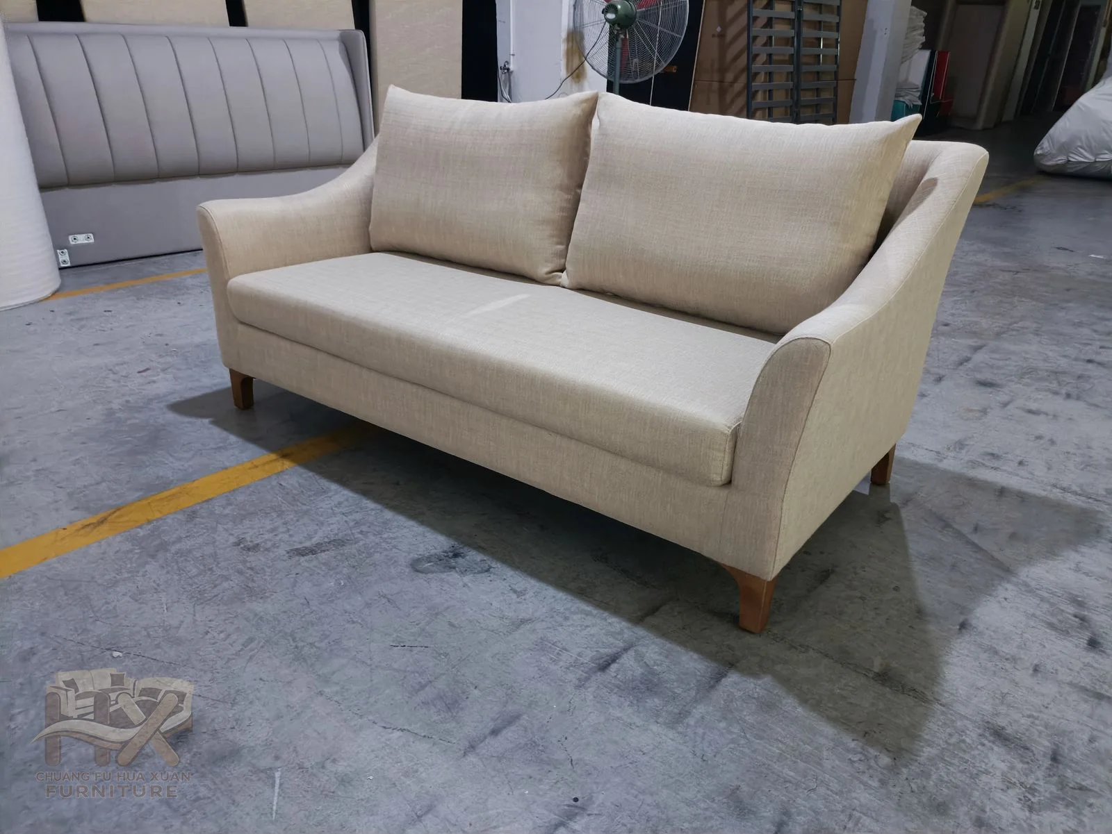 Pale loose cushions sit between gently angled arms over a narrow base; the photographs show closely related seating widths.